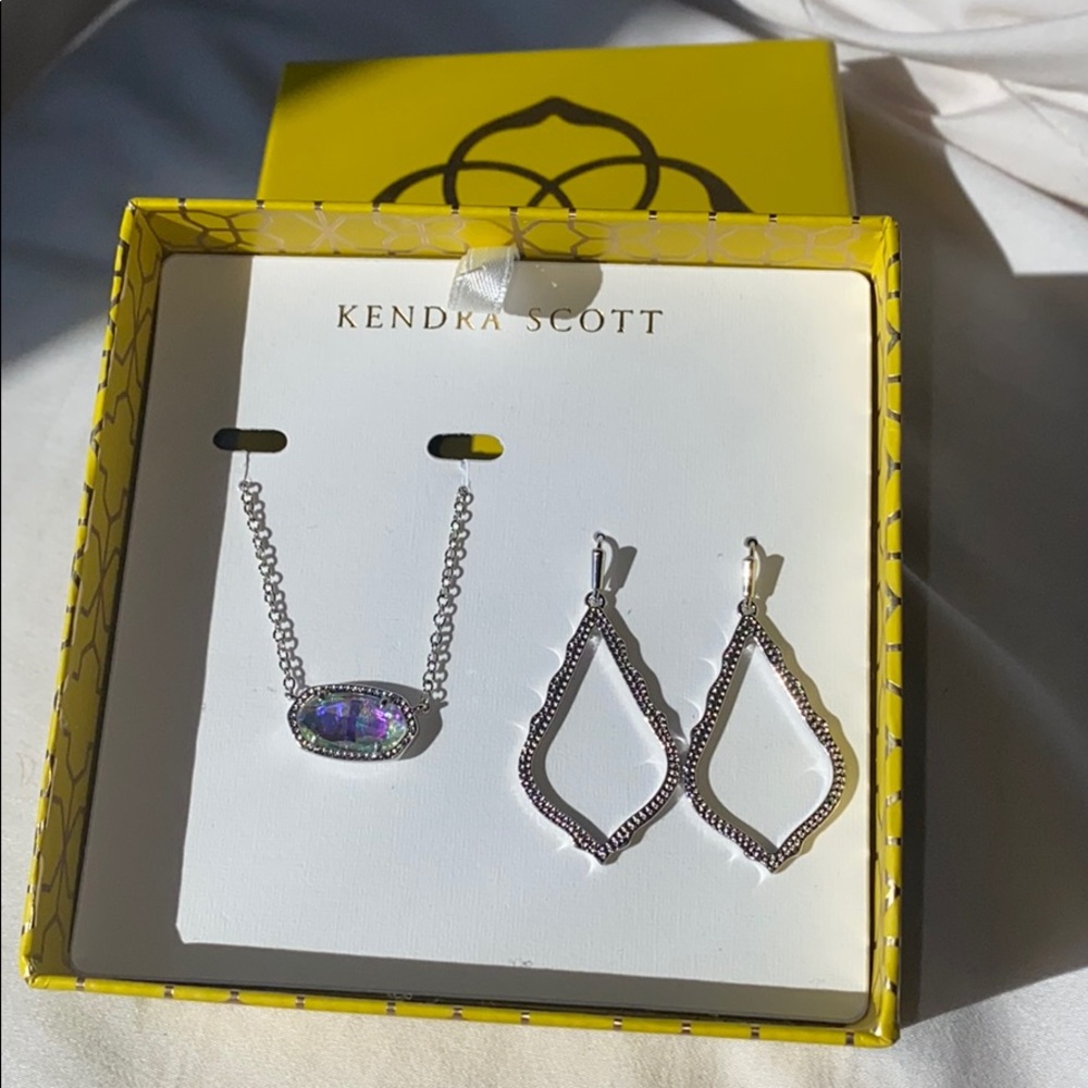 Kendra Scott Jewelry set!